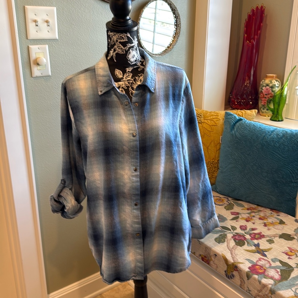 Simply Noelle Flannel Button/tab sleeves metal snaps